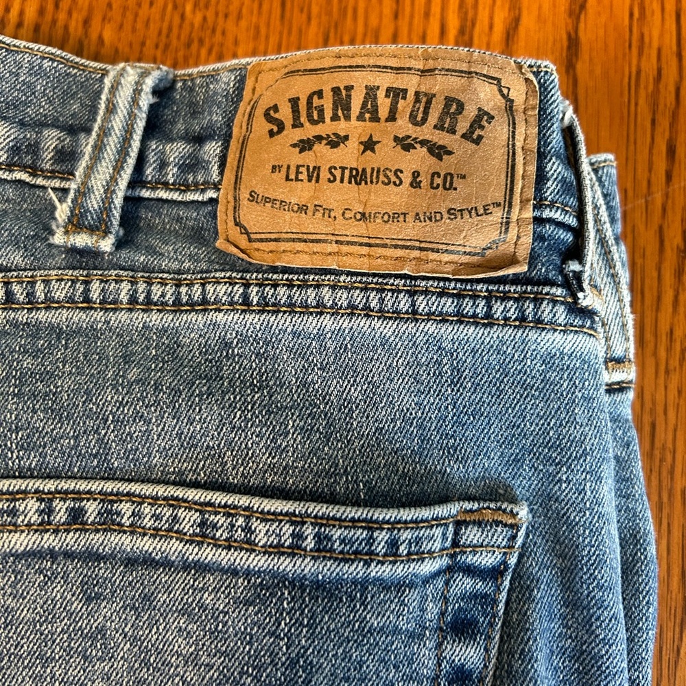 Signature by Levi Strauss Light Blue Straight Jeans - Picture 3 of 6
